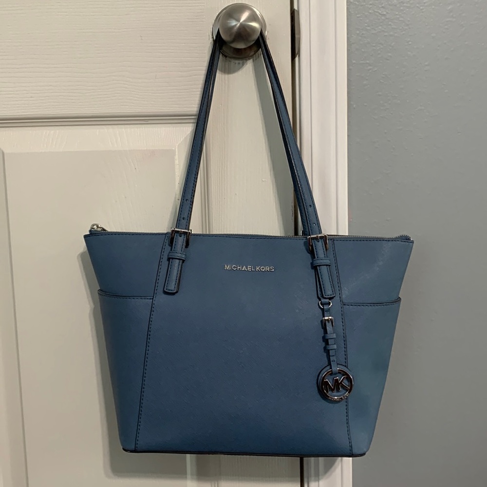 MICHAEL Michael Kors Jet Set Leather Zip Tote in Light Blue